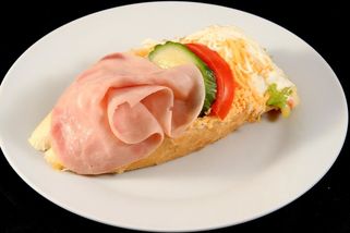 Poprask kolem chlebíčků: Nová verze je delikátní, ale není to nic pro konzervativce - Médium.cz